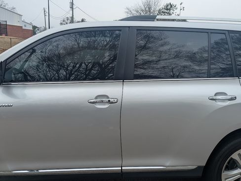 Used 2012 Toyota Highlander Limited w/ Tow Pkg image 5