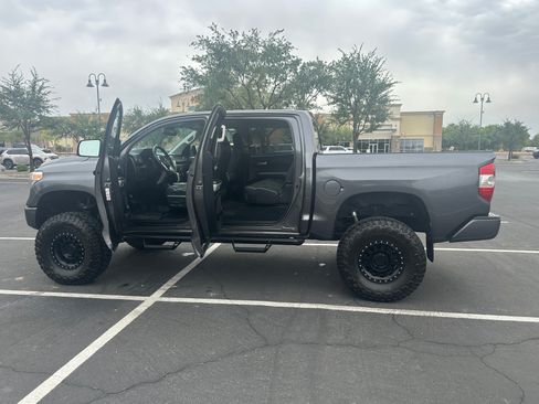 Used 2021 Toyota Tundra Limited w/ Limited Premium Package image 5