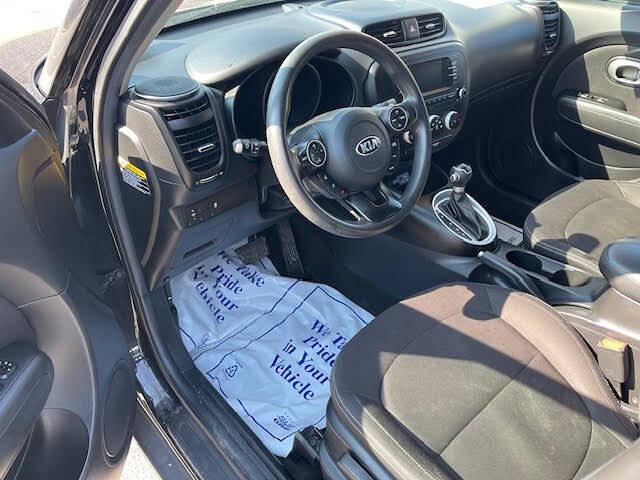 Used 2017 Kia Soul FWD image 6