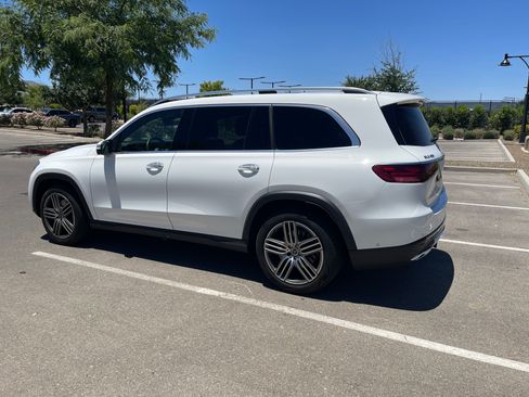 Used 2025 Mercedes-Benz GLS 450 4MATIC image 8