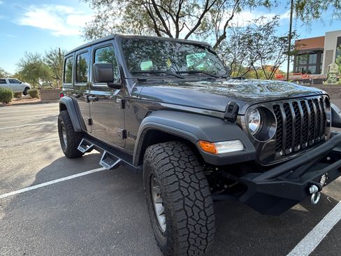 Used 2024 Jeep Wrangler Unlimited Sport AWD/4WD image 2