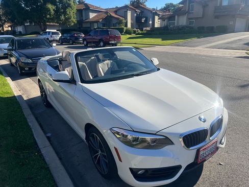 Used 2018 BMW 230i Convertible image 10