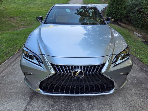 Used 2022 Lexus ES 350 w/ Premium Package image 2