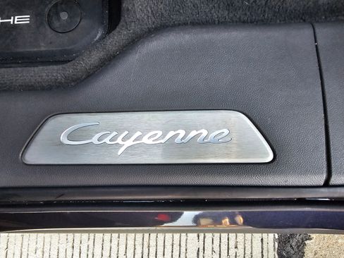 Used 2019 Porsche Cayenne image 15