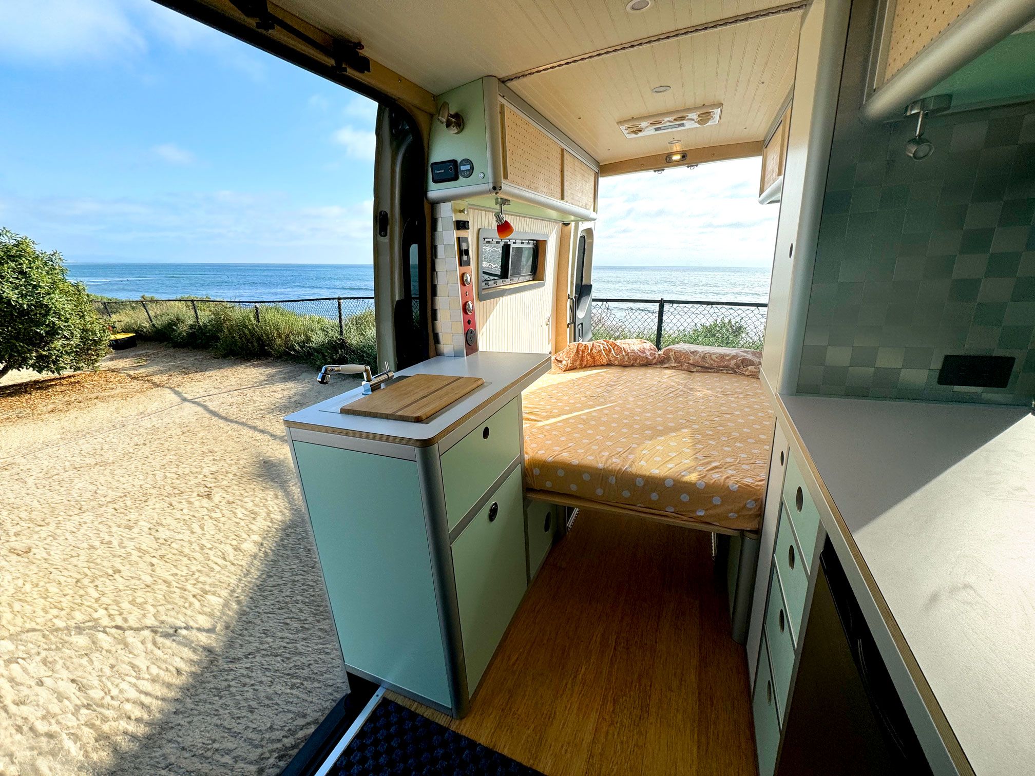 Used 2020 Mercedes-Benz Sprinter 2500 image 9