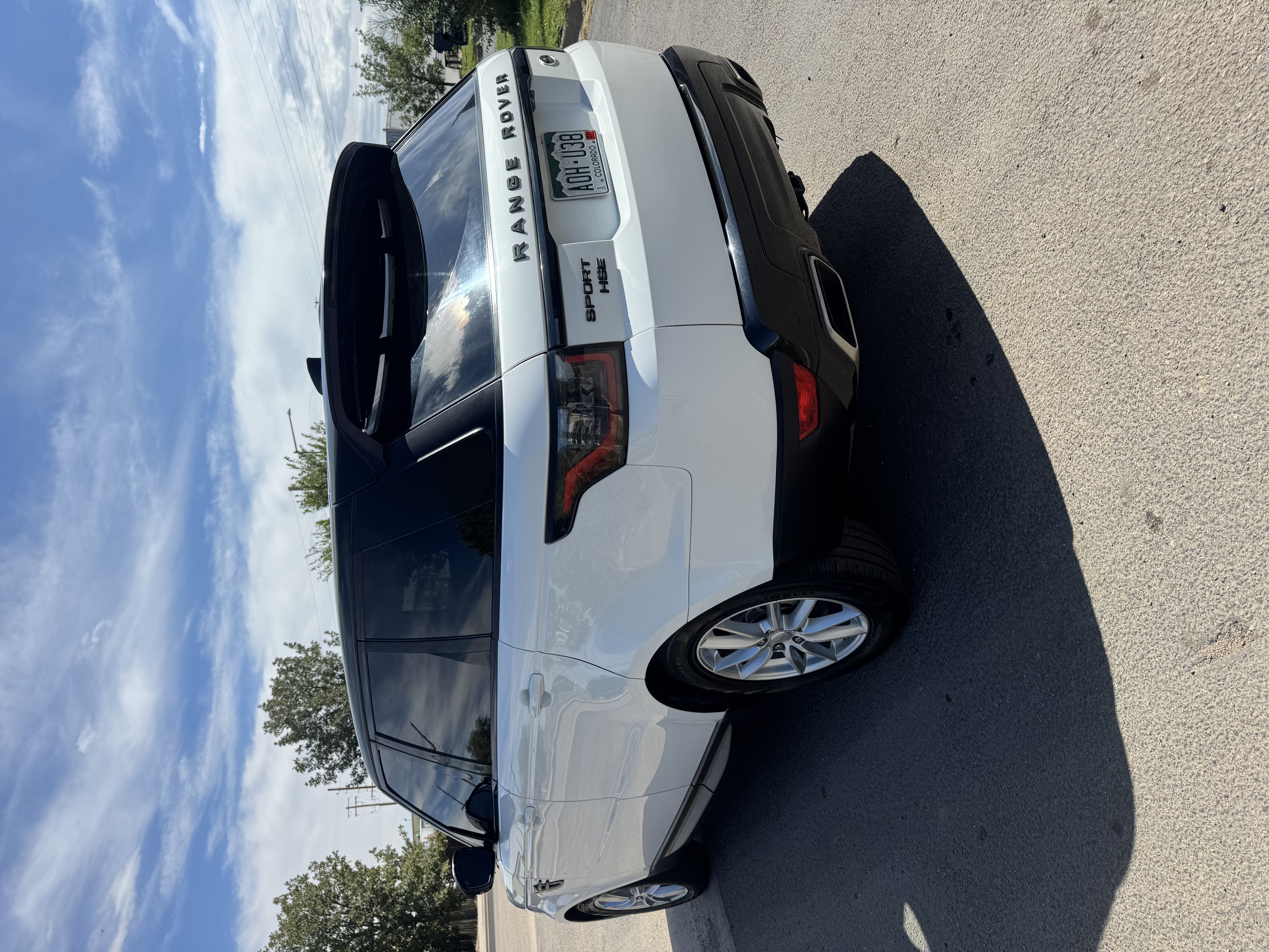 Used 2018 Land Rover Range Rover Sport SE AWD/4WD image 4