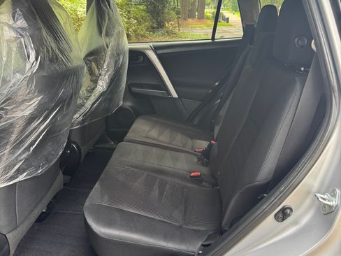 Used 2017 Toyota RAV4 LE FWD image 15