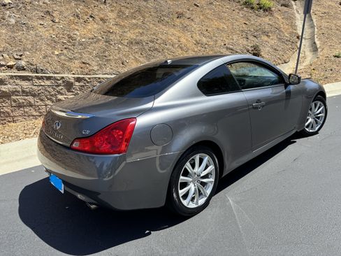 Used 2011 INFINITI G37 Coupe RWD image 5
