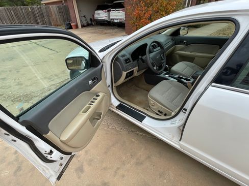 Used 2011 Ford Fusion SE image 17