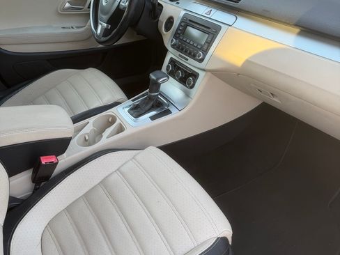 Used 2009 Volkswagen CC Sport image 24