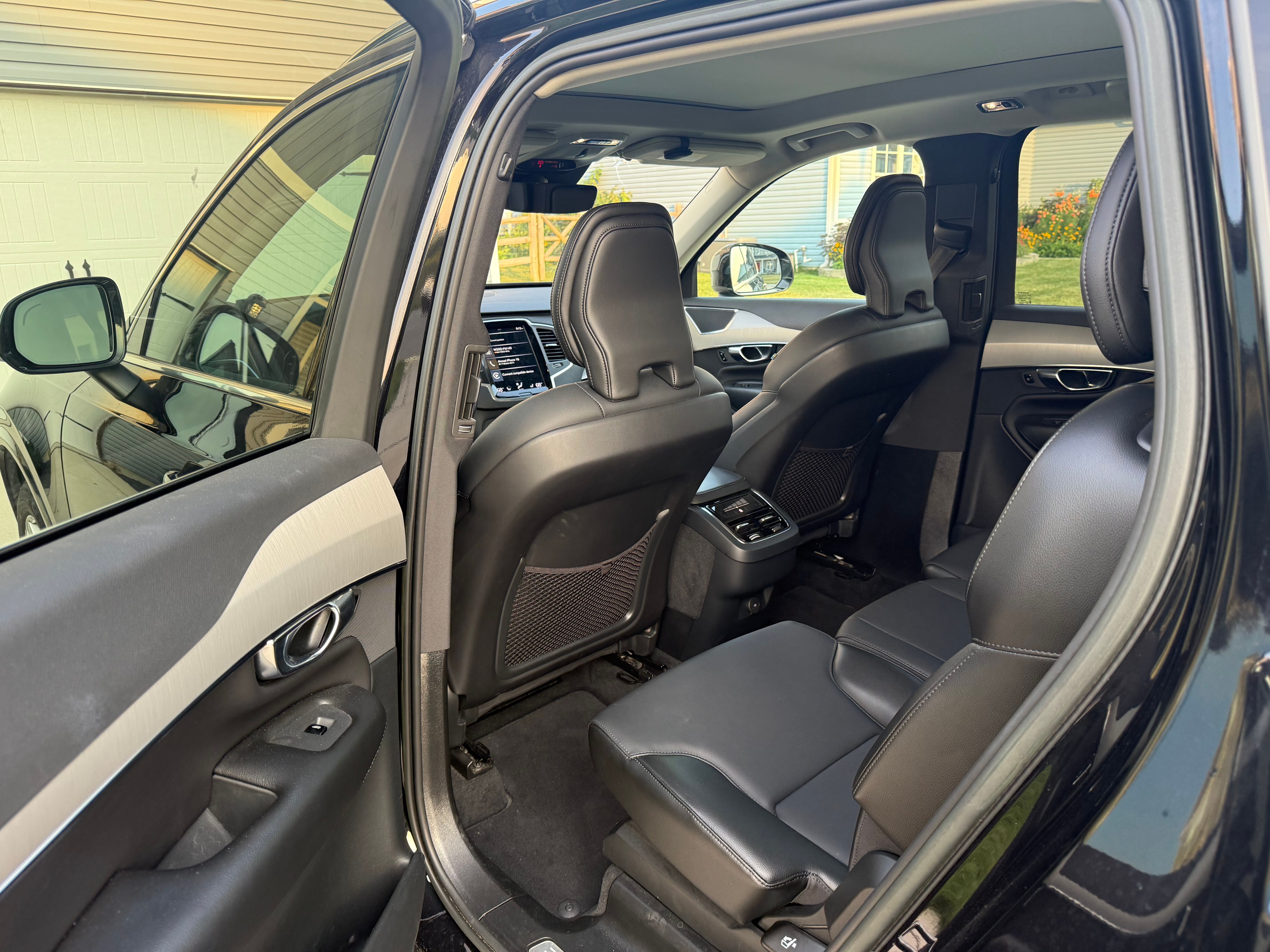 Used 2022 Volvo XC90 T5 Momentum AWD/4WD image 15