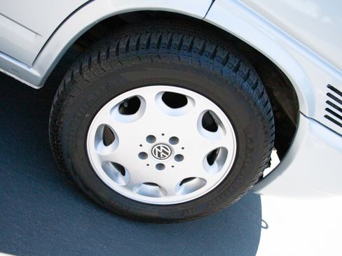 Used 2003 Volkswagen Eurovan MV FWD image 22