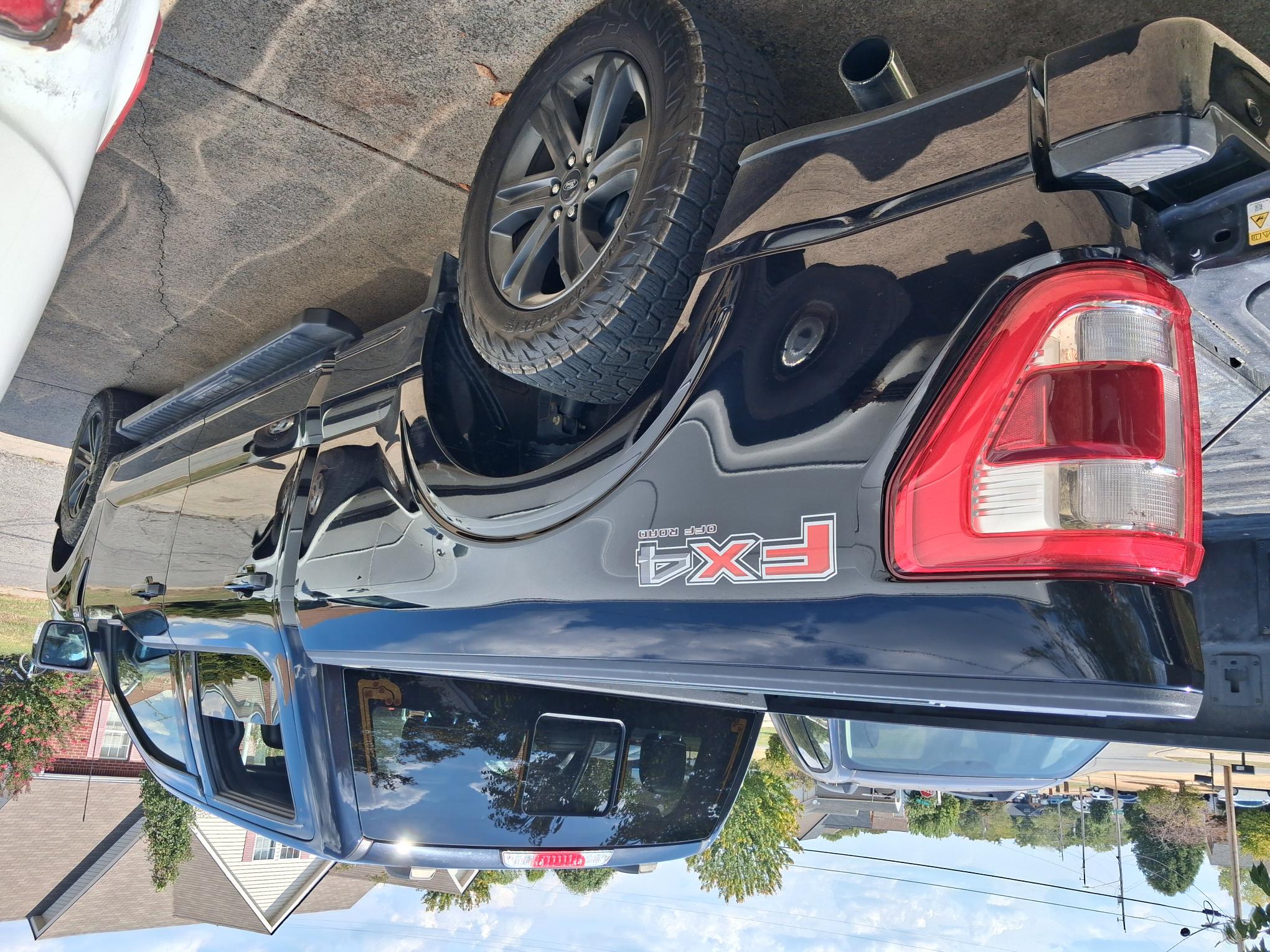 Used 2021 Ford F150 Lariat w/ Equipment Group 502A High AWD/4WD image 1