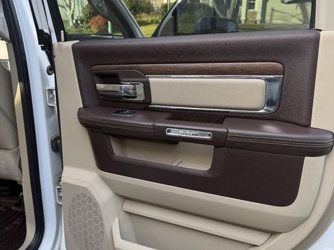 Used 2014 RAM 1500 Laramie image 12