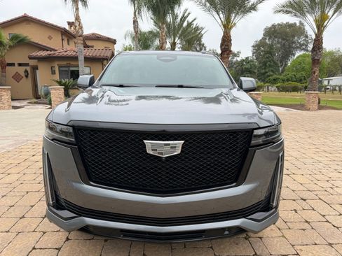 Used 2021 Cadillac Escalade Sport Platinum image 2