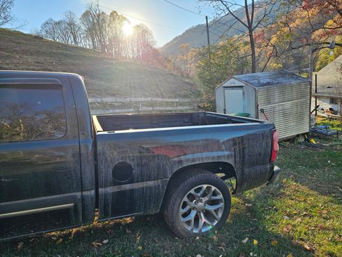 Used 2006 Chevrolet Silverado 1500 LT w/ Onstar Plus Package image 4