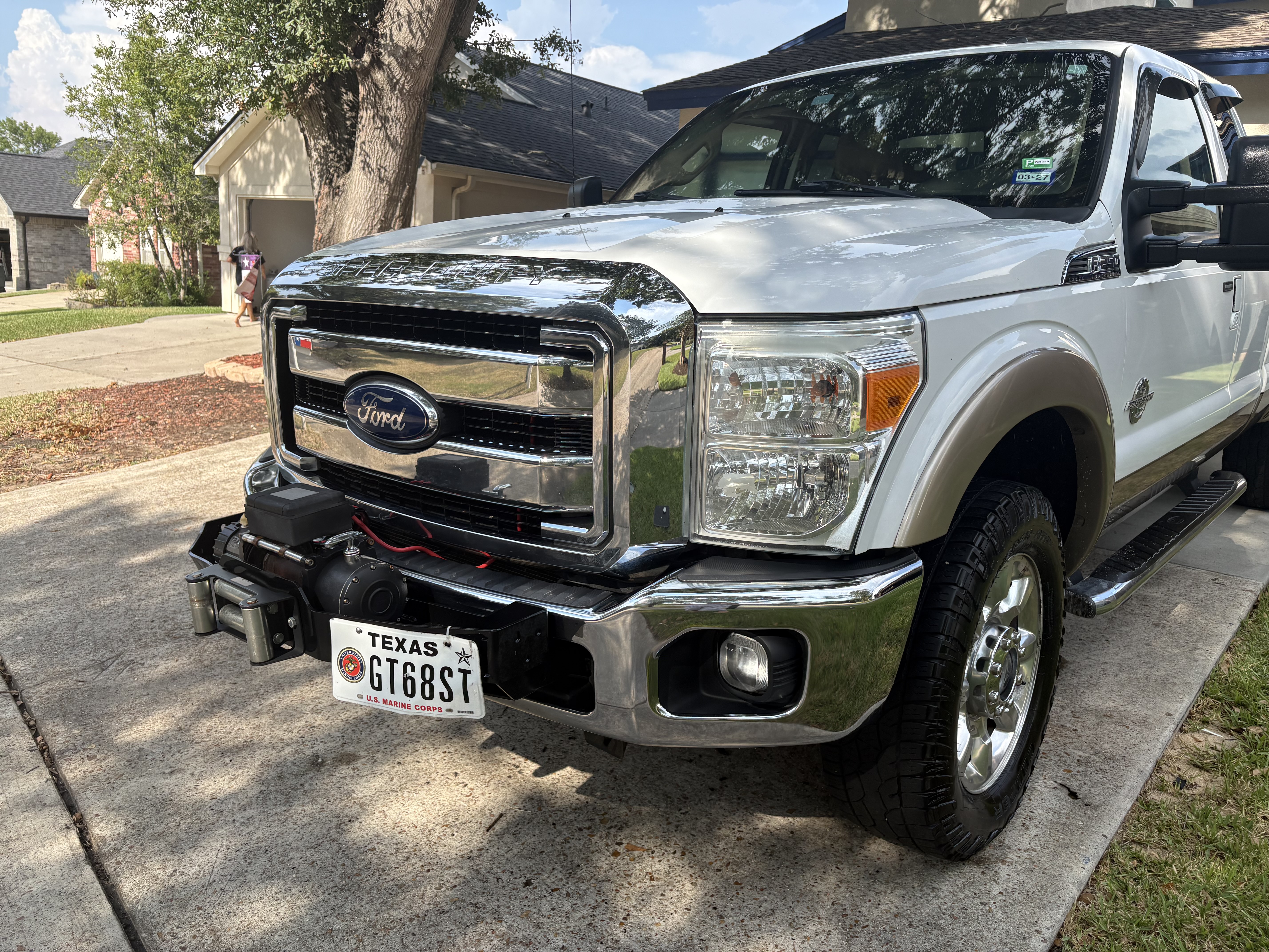 Used 2011 Ford F250 Lariat w/ Lariat Interior Pkg AWD/4WD image 1