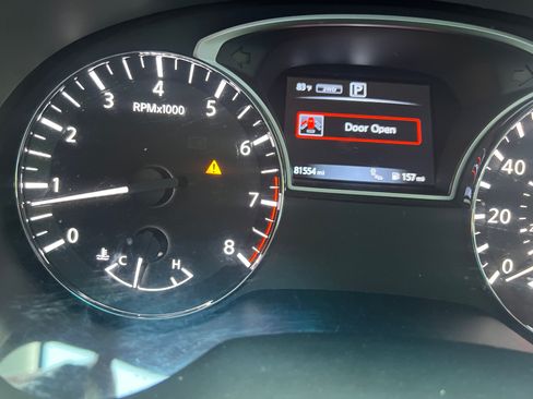 Used 2017 Nissan Pathfinder SL AWD/4WD image 6