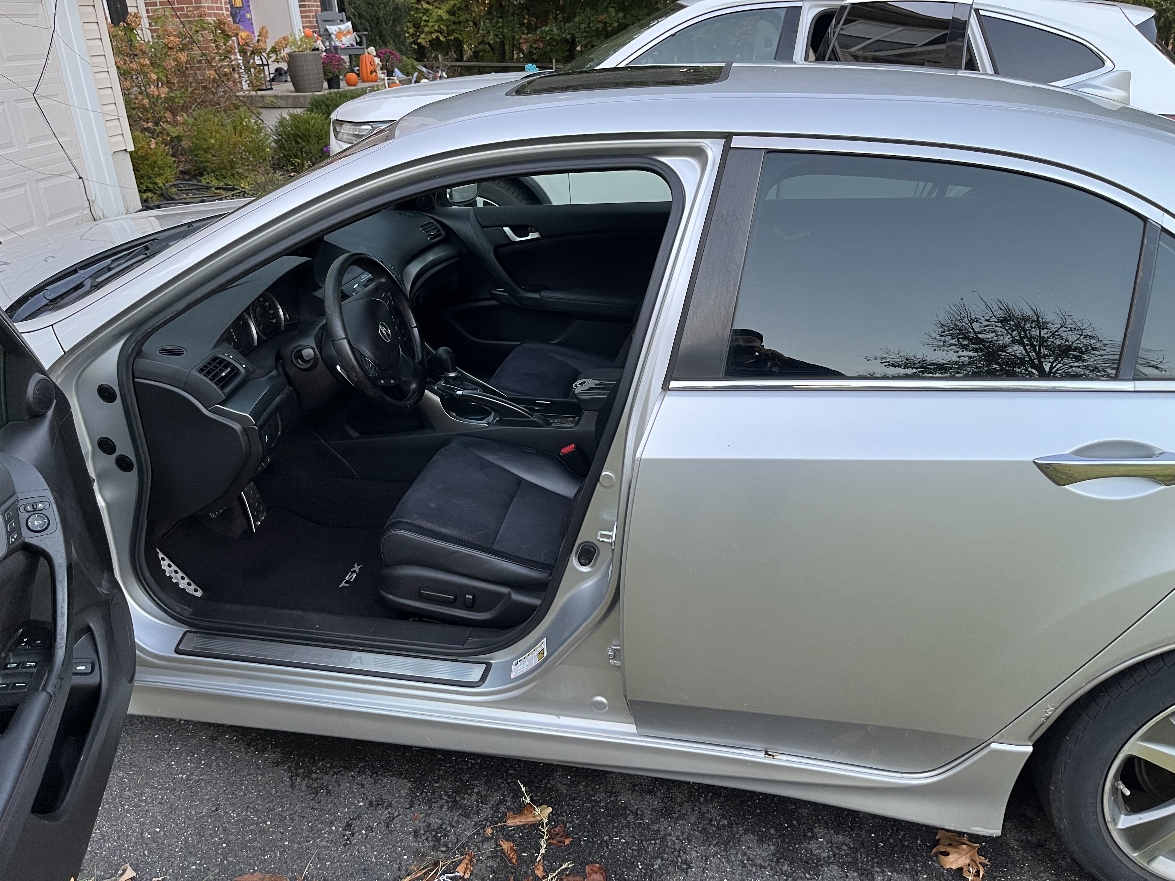 Used 2012 Acura TSX Special Edition FWD image 1