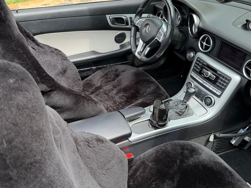 Used 2014 Mercedes-Benz SLK 250 image 6