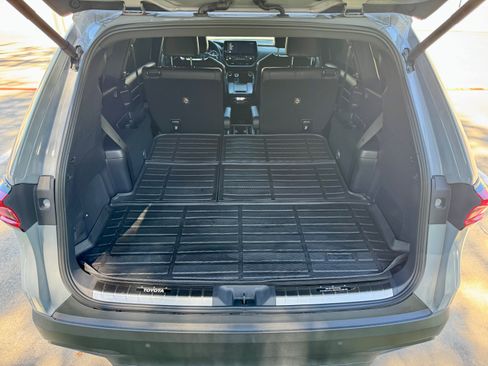 Used 2025 Toyota Grand Highlander AWD Hybrid image 24