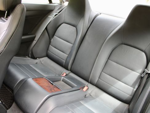 Used 2010 Mercedes-Benz E 350 Coupe image 21