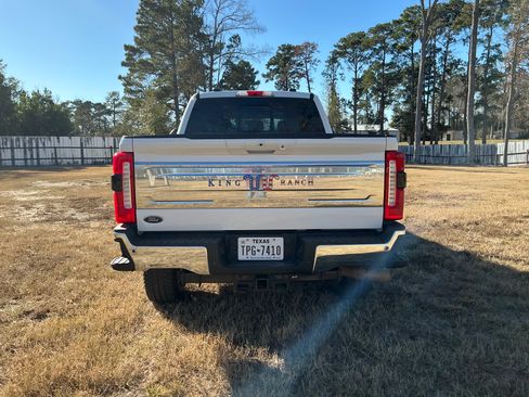 Used 2024 Ford F350 King Ranch w/ FX4 Off-Road Package image 4