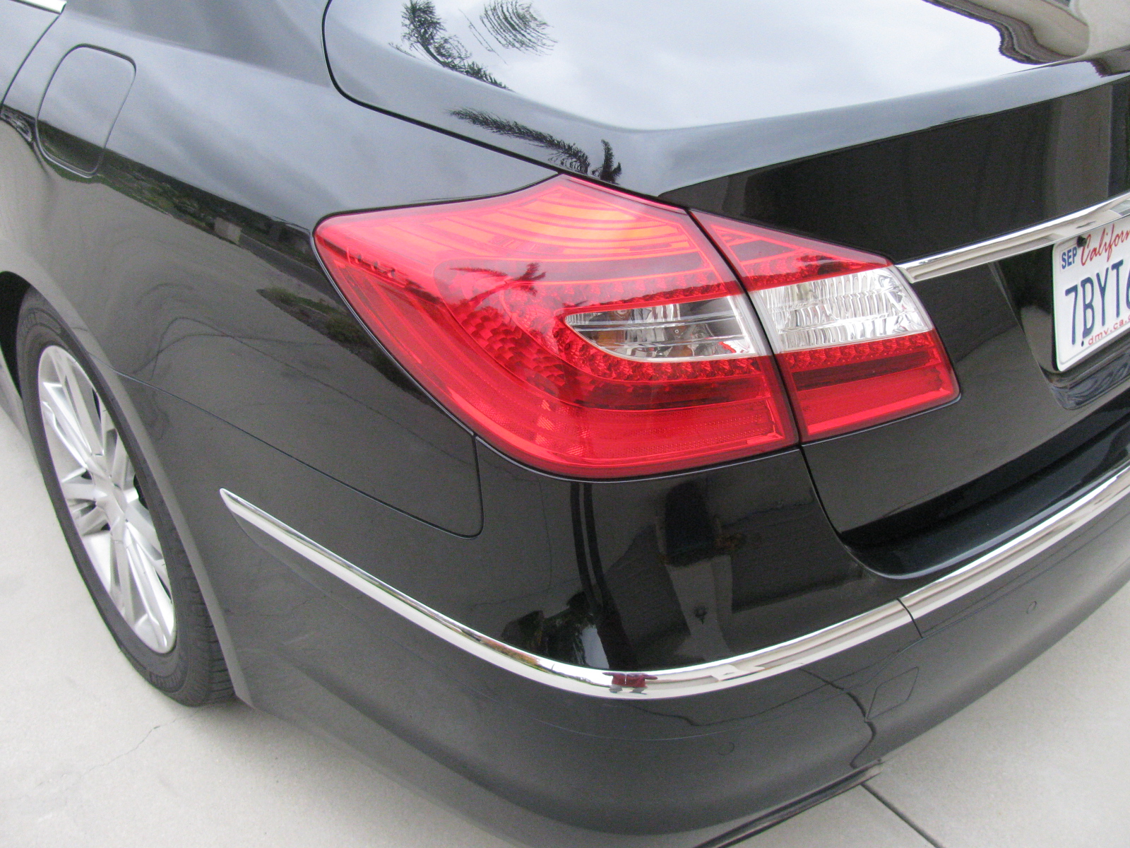 Used 2013 Hyundai Genesis 3.8 w/ Technology Pkg RWD image 15