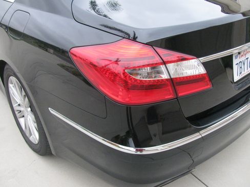 Used 2013 Hyundai Genesis 3.8 w/ Technology Pkg image 15