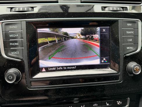 Used 2015 Volkswagen Golf SEL image 19