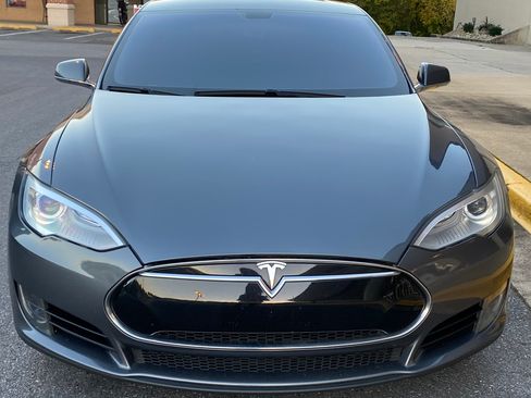 Used 2014 Tesla Model S P85 image 1