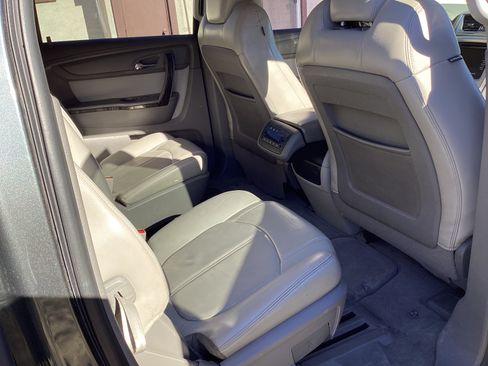 Used 2013 GMC Acadia SLT image 6