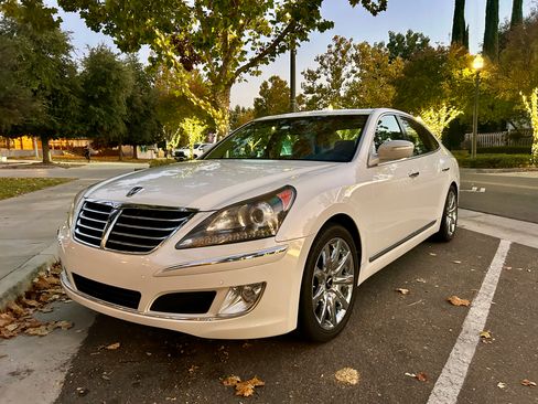 Used 2012 Hyundai Equus Ultimate image 1