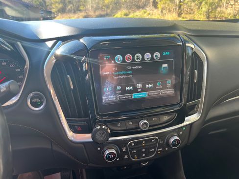 Used 2018 Chevrolet Traverse Premier image 11