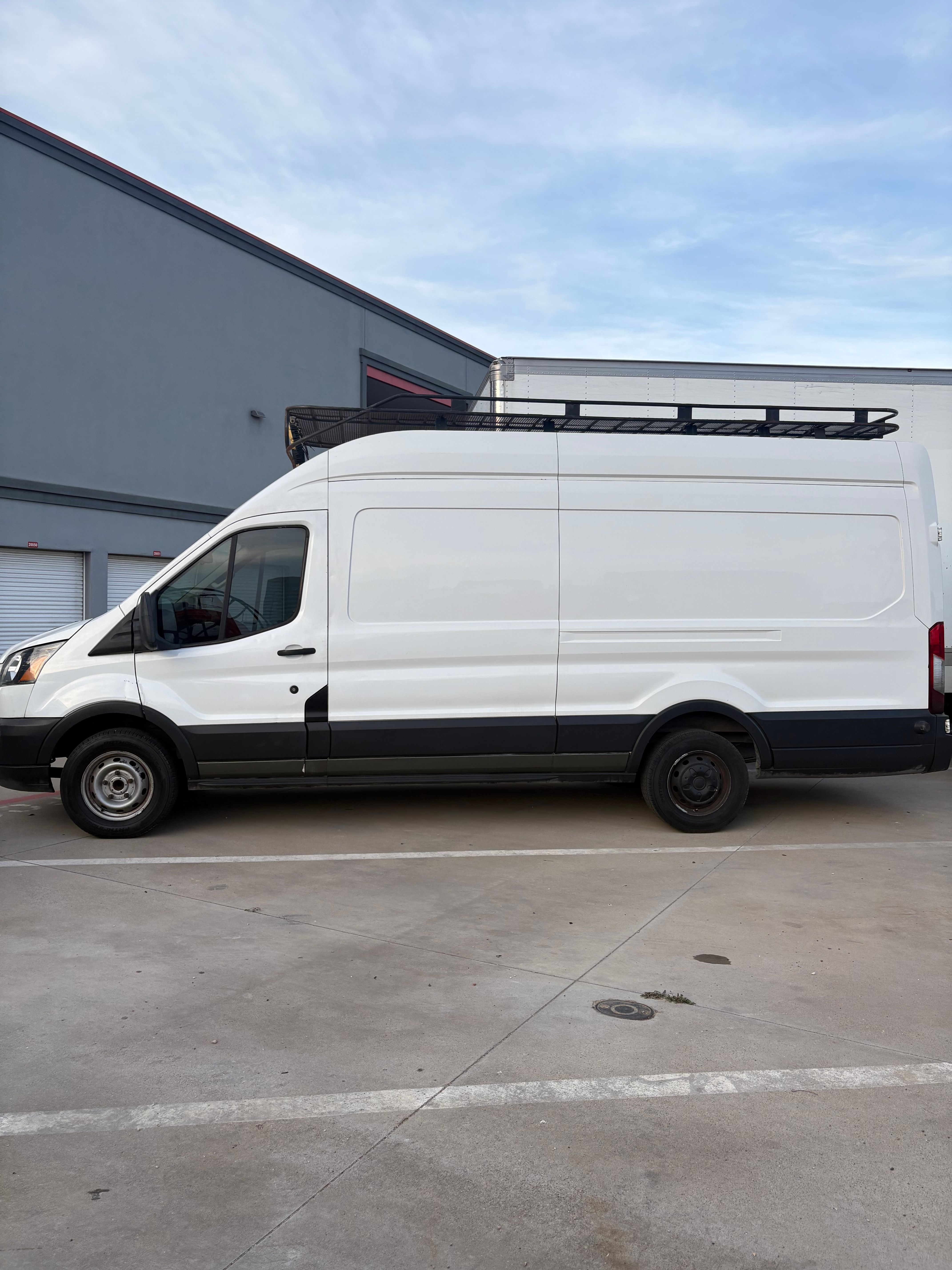 Used 2018 Ford Transit 250 148 High Roof Extended RWD image 1