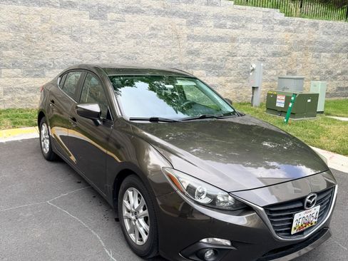 Used 2015 MAZDA MAZDA3 i Touring w/ Technology Package FWD image 1