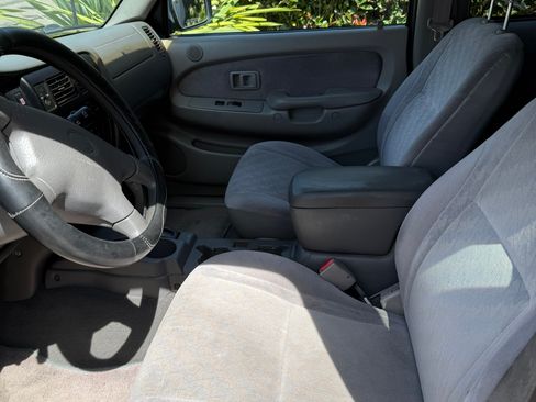 Used 2003 Toyota Tacoma PreRunner RWD image 19