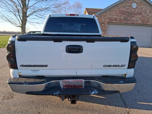 Used 2005 Chevrolet Silverado 1500 LS w/ Light Duty Power Package image 5