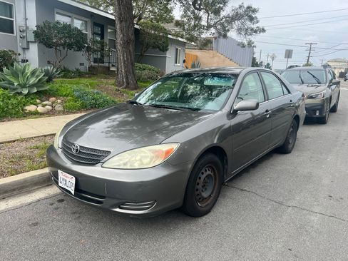 Used 2002 Toyota Camry LE image 1