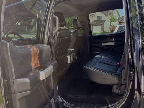 Used 2018 Ford F150 Lariat w/ Equipment Group 502A Luxury AWD/4WD image 14