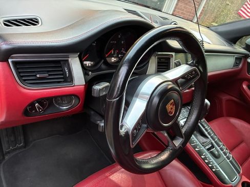 Used 2017 Porsche Macan GTS image 21
