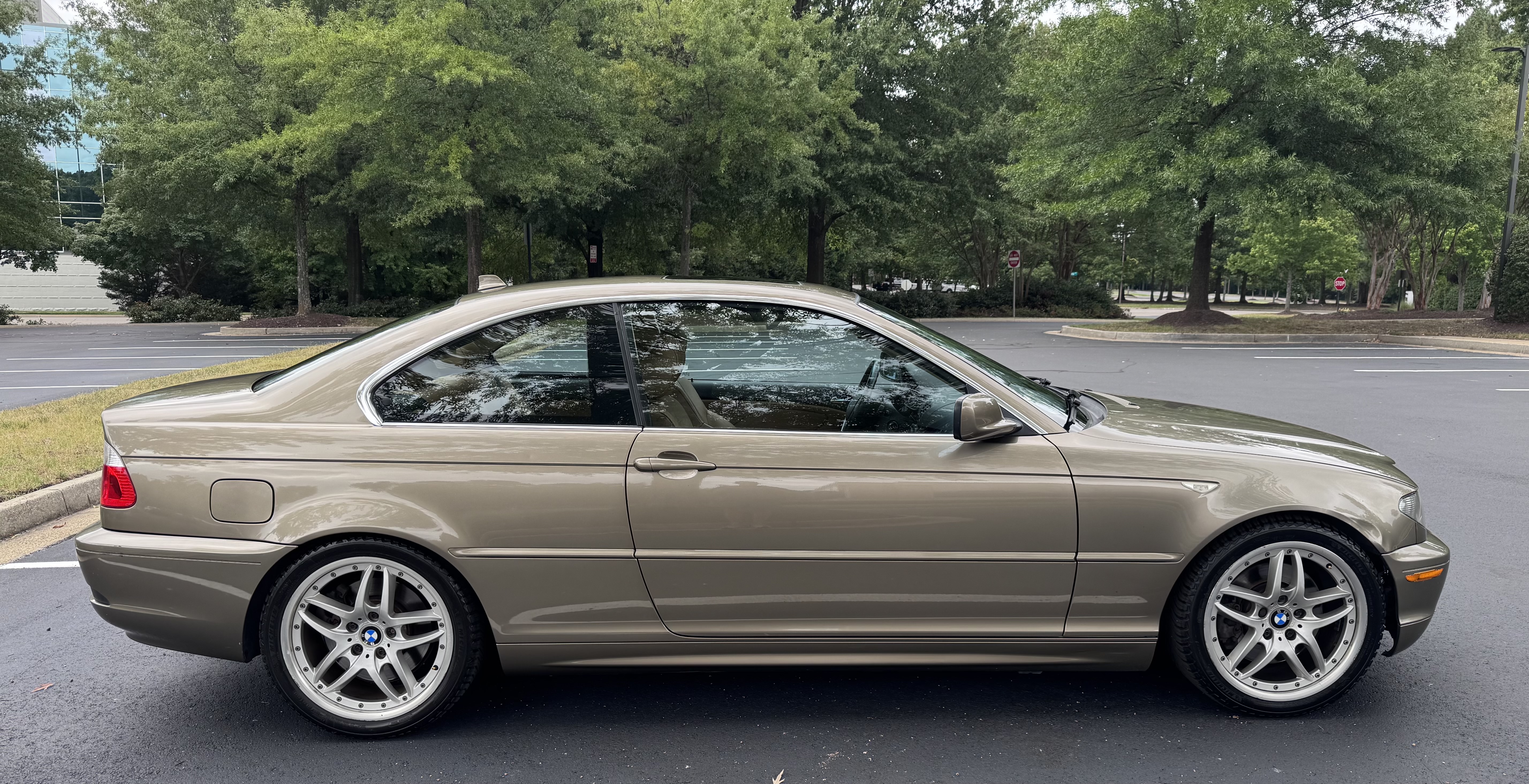 Used 2005 BMW 330Ci Coupe RWD image 8