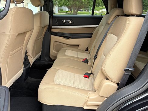 Used 2017 Ford Explorer FWD image 13