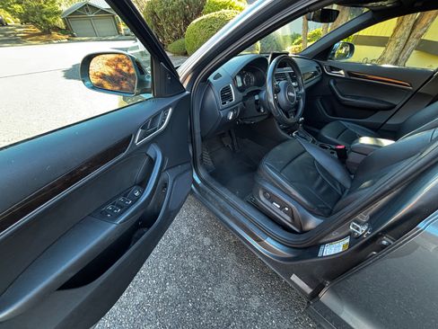 Used 2016 Audi Q3 2.0T Premium Plus w/ Technology Package image 5