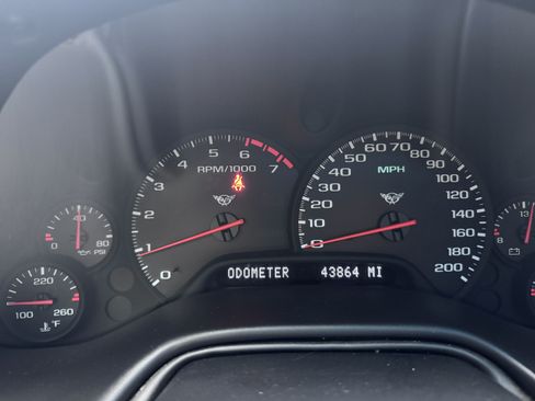 Used 2004 Chevrolet Corvette Coupe RWD image 14