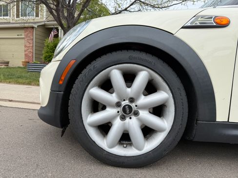 Used 2013 MINI Cooper Hardtop image 9