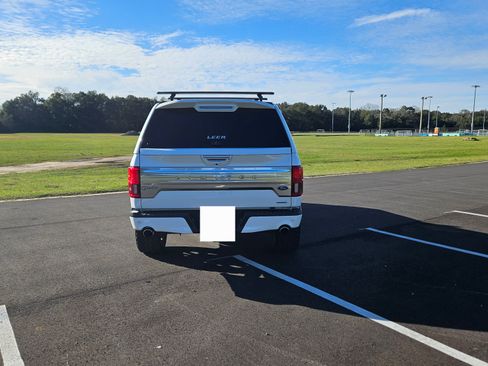 Used 2020 Ford F150 Limited w/ Trailer Tow Package image 9