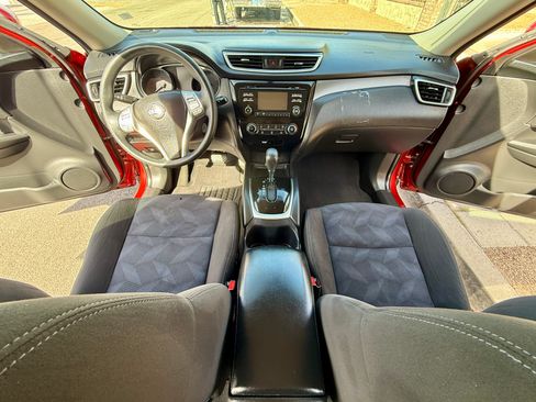 Used 2015 Nissan Rogue S image 29