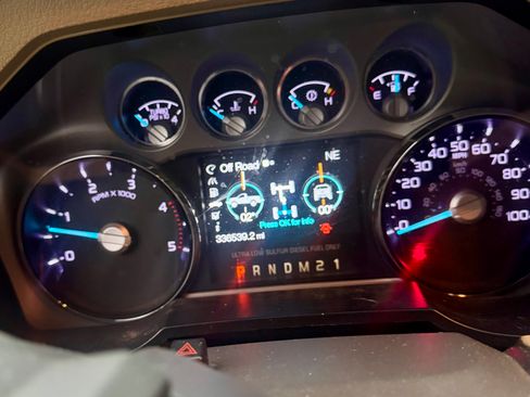 Used 2012 Ford F250 Lariat w/ Lariat Ultimate Pkg AWD/4WD image 9