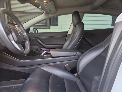 Used 2019 Tesla Model 3 Long Range image 9